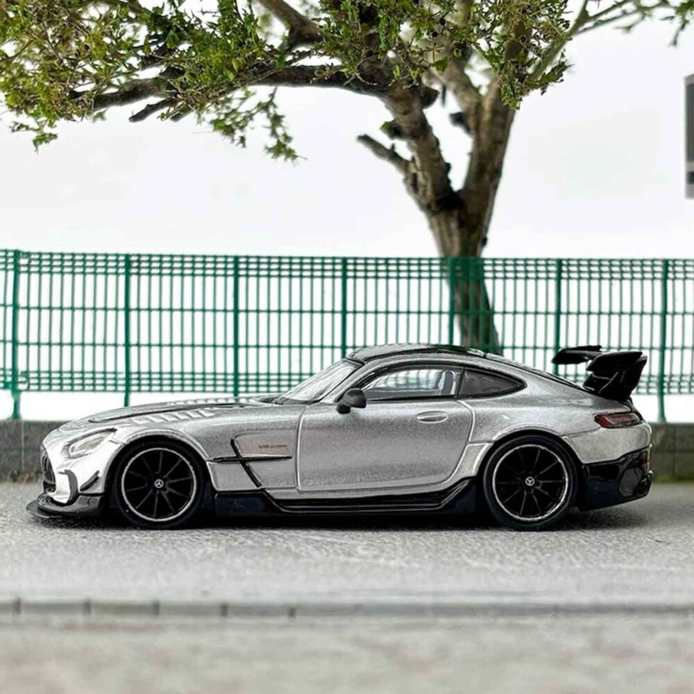 Tarmac 1:64 Silver Benz AMG GT Sports - Image 4