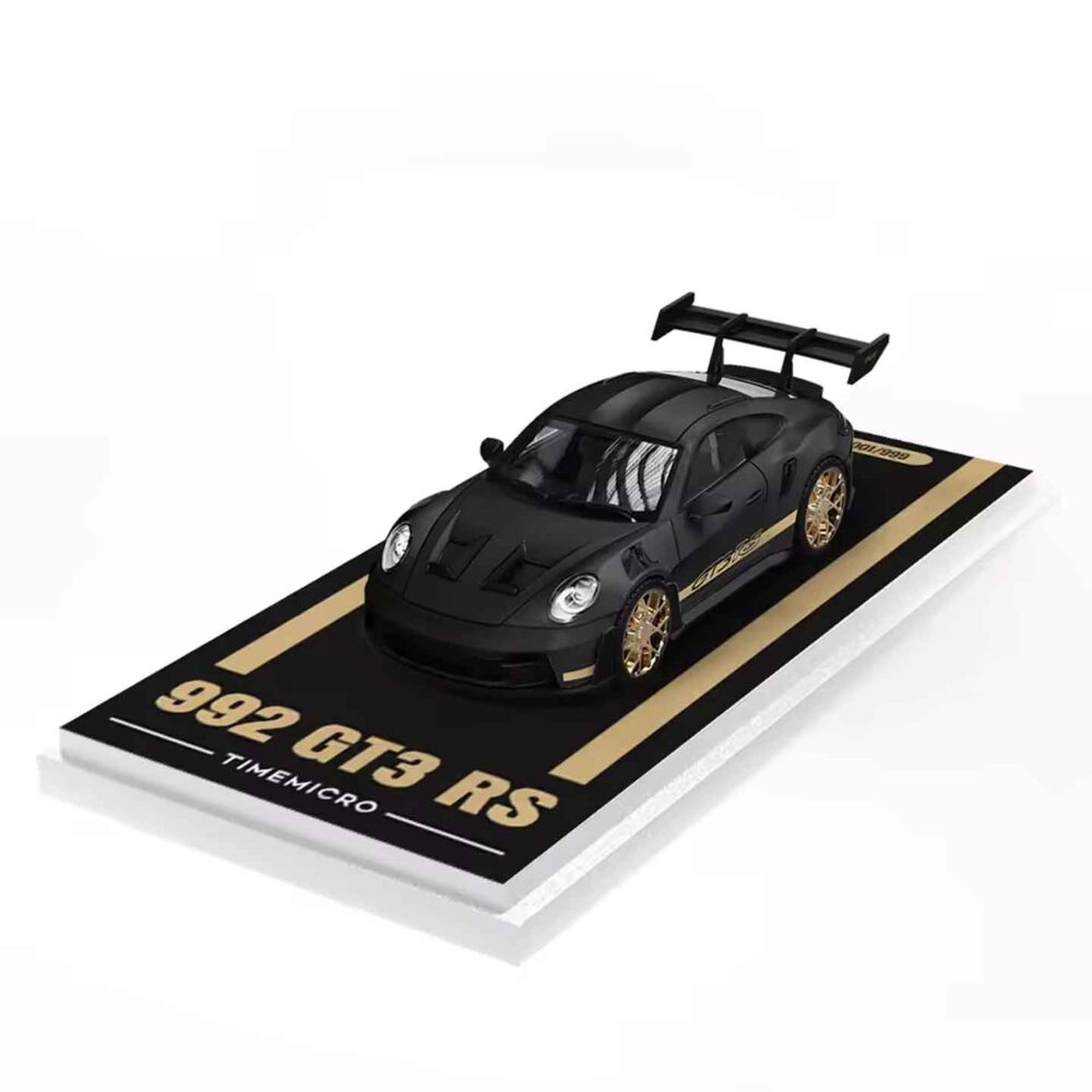 1:64 scale Volkswagen T1 Van and Porsche 992 GT3 RS diecast model set