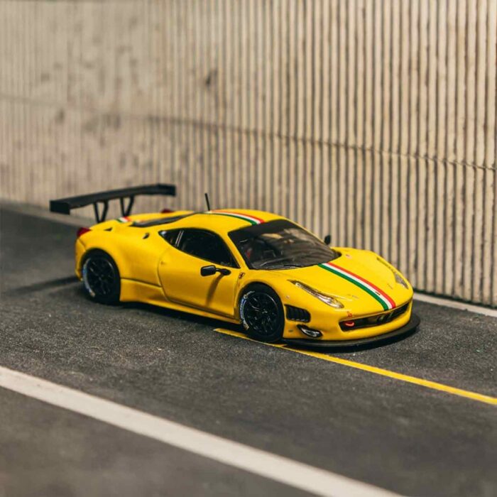 Tarmac 1:64 Yellow Ferrari 458 Italia GT3