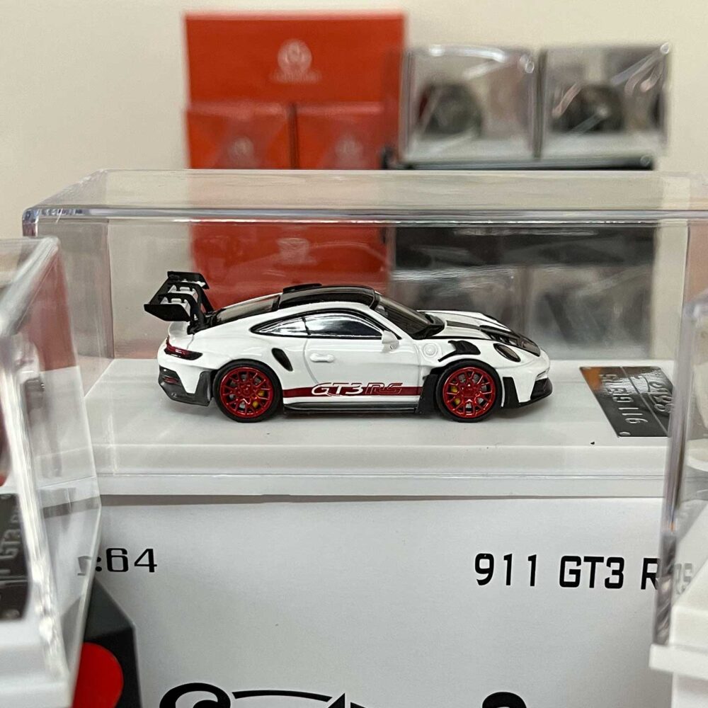 SOLO 1-64 Porsche 992 GT3 RS