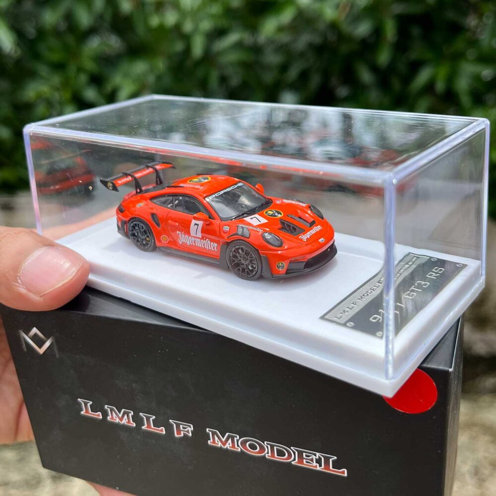 1:64 LMLF Red 911 992 GT3 RS Racing Sports - Image 3
