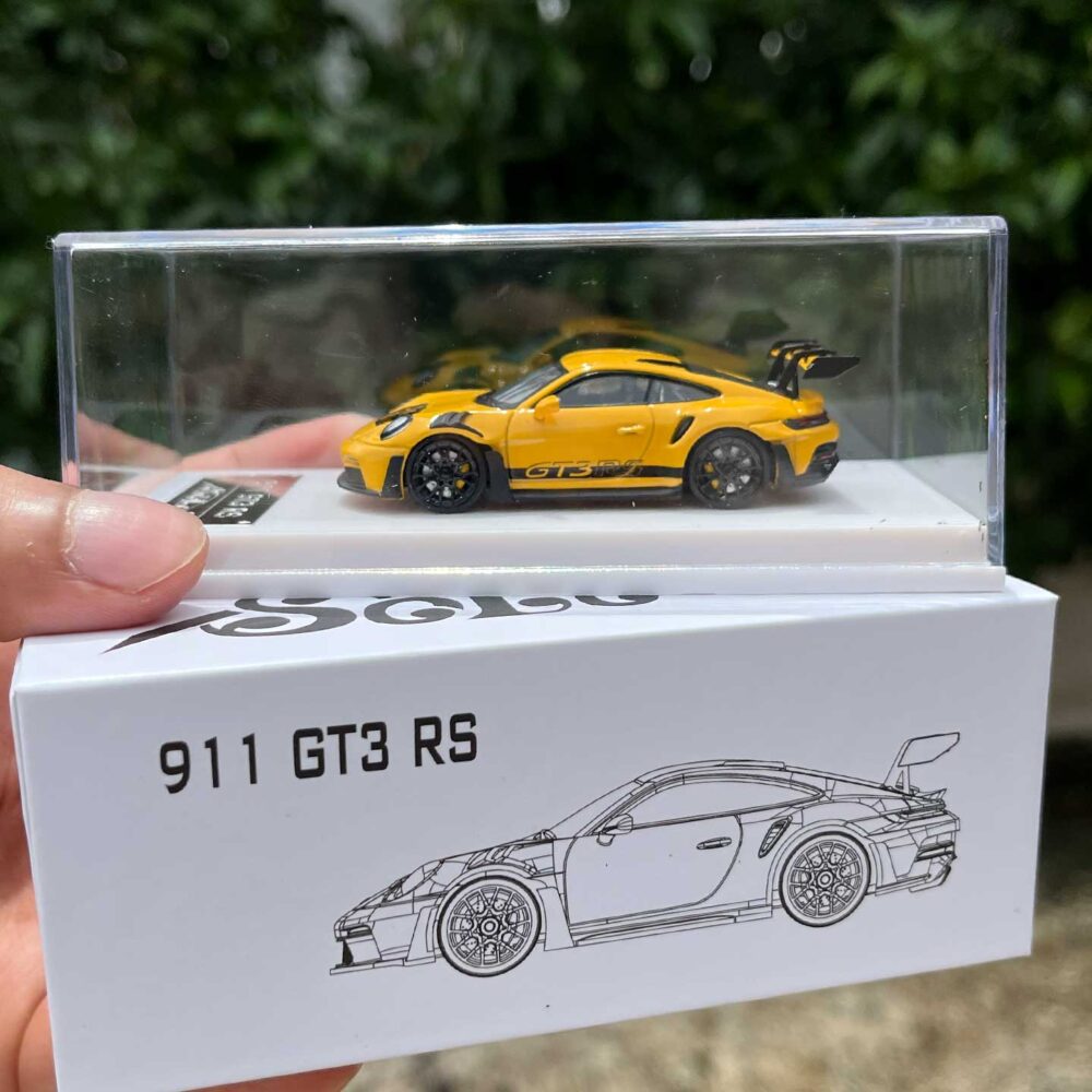 SOLO 1-64 Porsche 992 GT3 RS