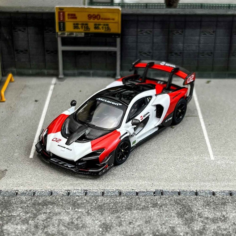 CM Model 1:64 McLaren Senna GTR White Red Diecast Car