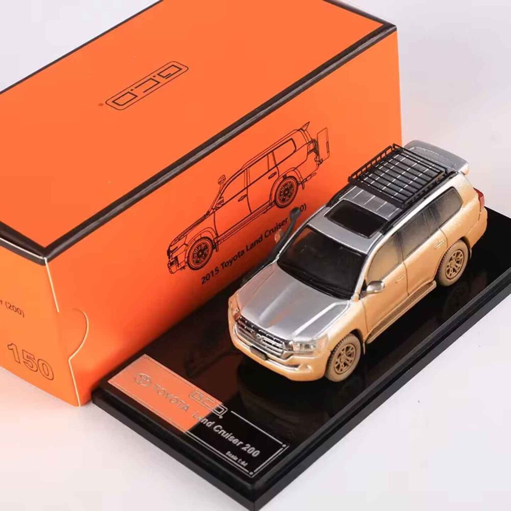 GCD 1:64 Toyota Land Cruiser LC200 Custom LHD white diecast SUV model