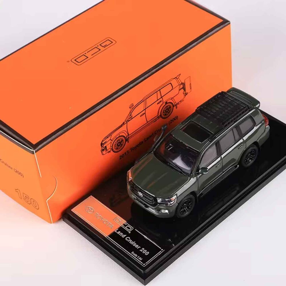 GCD 1:64 Toyota Land Cruiser LC200 Custom LHD white diecast SUV model