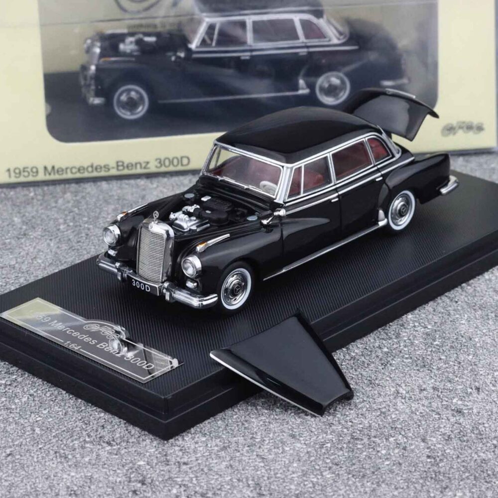 GFCC 1:64 Mercedes-Benz 300D classic diecast luxury sedan model
