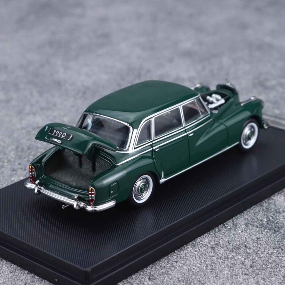 GFCC 1:64 Mercedes-Benz 300D classic diecast luxury sedan model