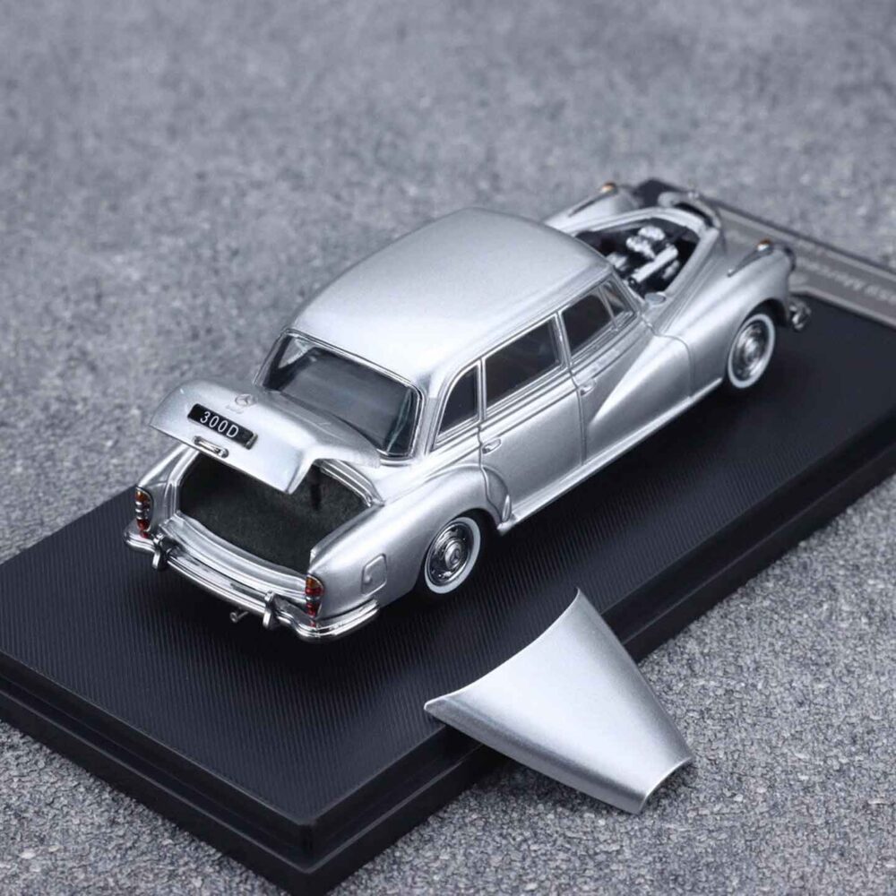 GFCC 1:64 Mercedes-Benz 300D classic diecast luxury sedan model
