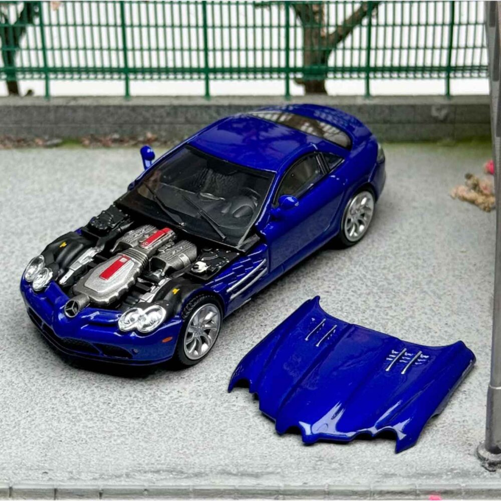 SH 1:64 Mercedes-Benz SLR McLaren diecast model in blue with detailed finish