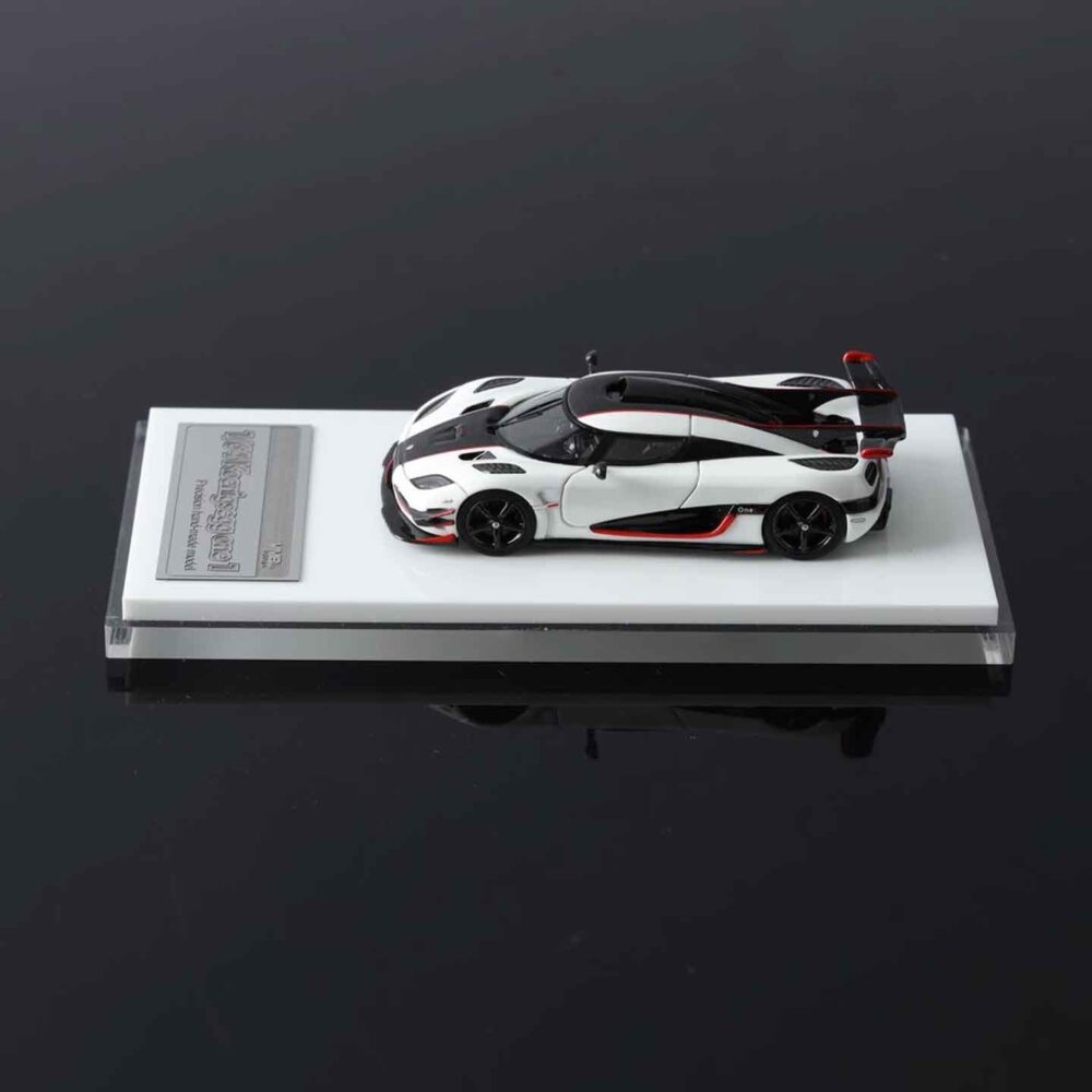 VMB 1:64 Koenigsegg One resin hypercar model with aerodynamic design and display base