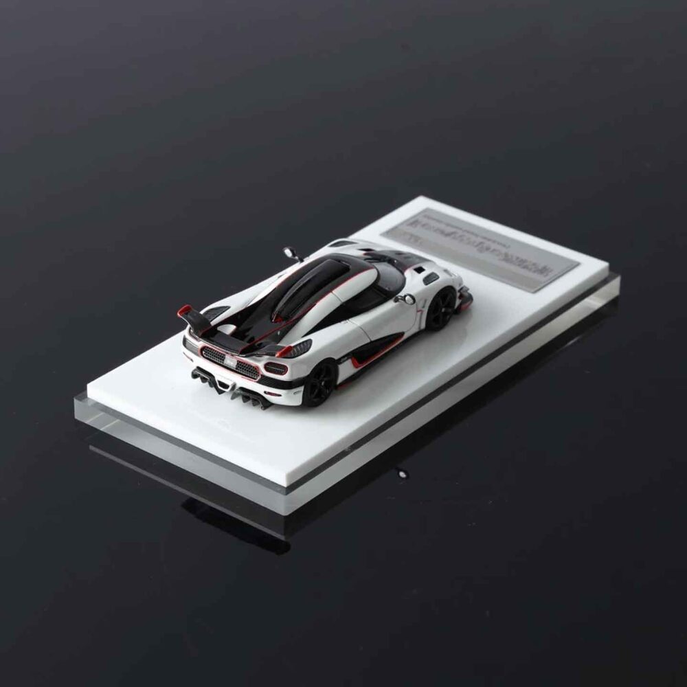 VMB 1:64 Koenigsegg One resin hypercar model with aerodynamic design and display base