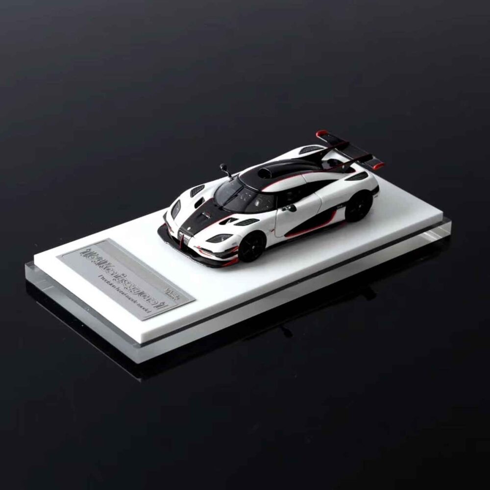 VMB 1:64 Koenigsegg One resin hypercar model with aerodynamic design and display base