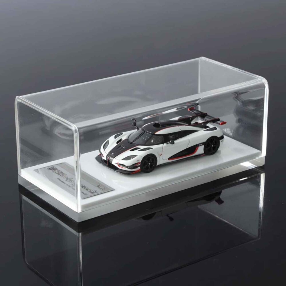 VMB 1:64 Koenigsegg One resin hypercar model with aerodynamic design and display base