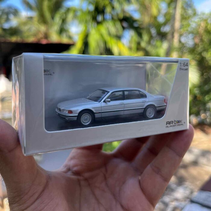 AR Box BMW 750iL E38 1:64 Silver diecast model car