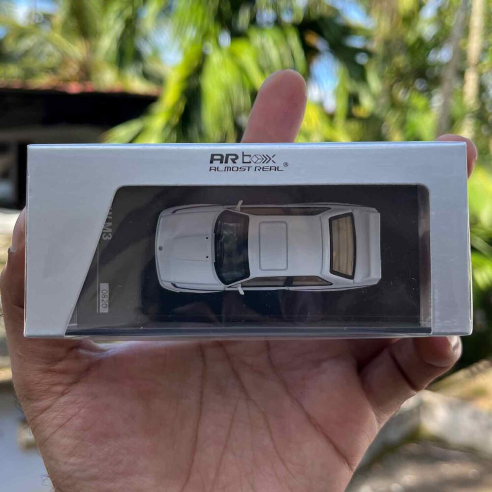 AR Box BMW M3 E30 1:64 White diecast model car