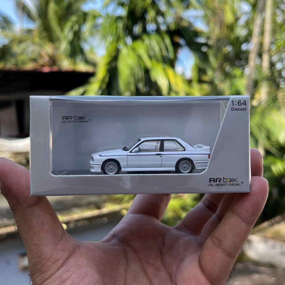 AR Box BMW M3 E30 1:64 White diecast model car