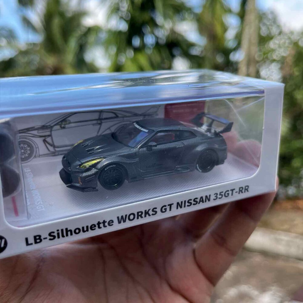 CM Model 1:64 LB-Silhouette Works GT Nissan 35GT-RR Carbon Dark Gray diecast model