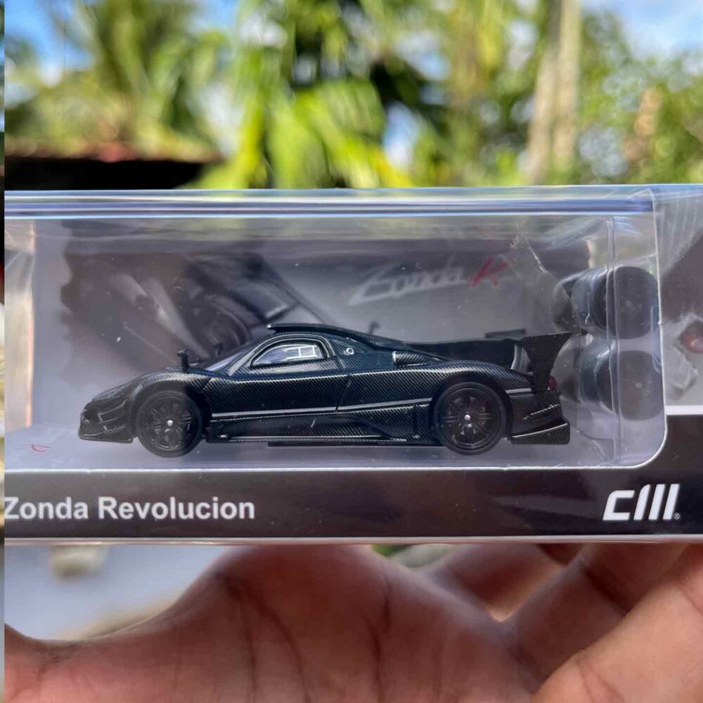 CM Model Pagani Zonda Revolucion Black Full Carbon 1:64 diecast model with extra wheels