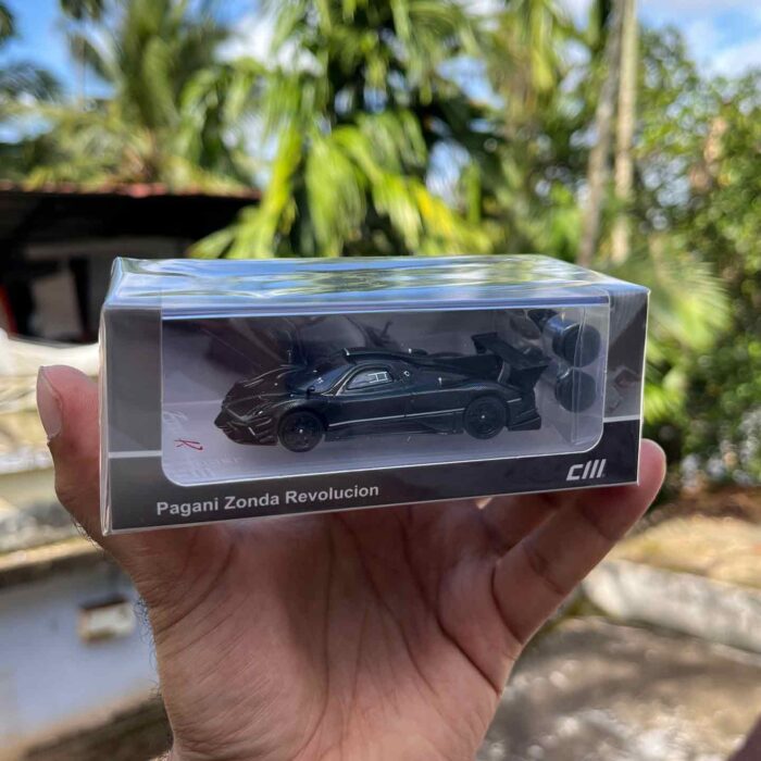 CM Model Pagani Zonda Revolucion Black Full Carbon 1:64 diecast model with extra wheels