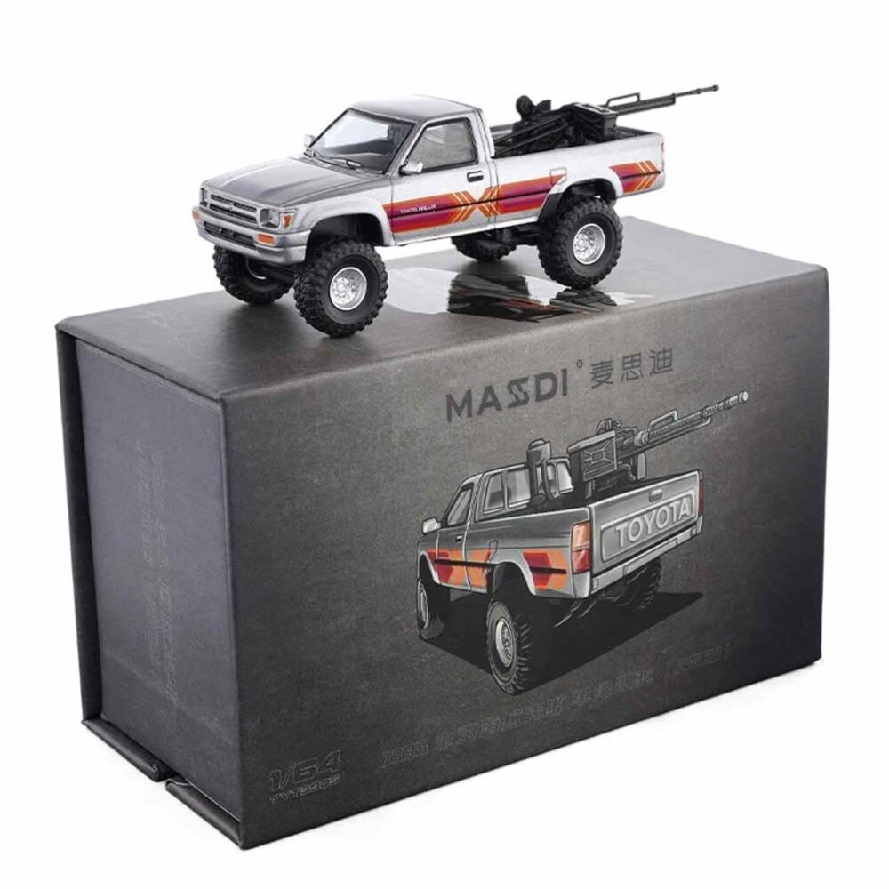 Masdi 1:64 Yellow 1995 Hilux RN80 Pickup Truck diecast model