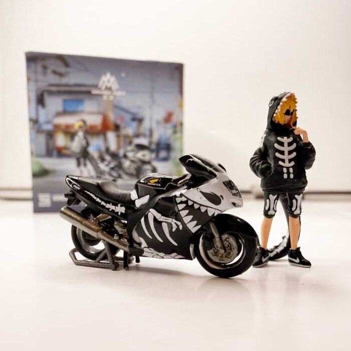 Honda CBR1100XX Huge Dragon Doll MoreArt 1:64 Diecast Miniature