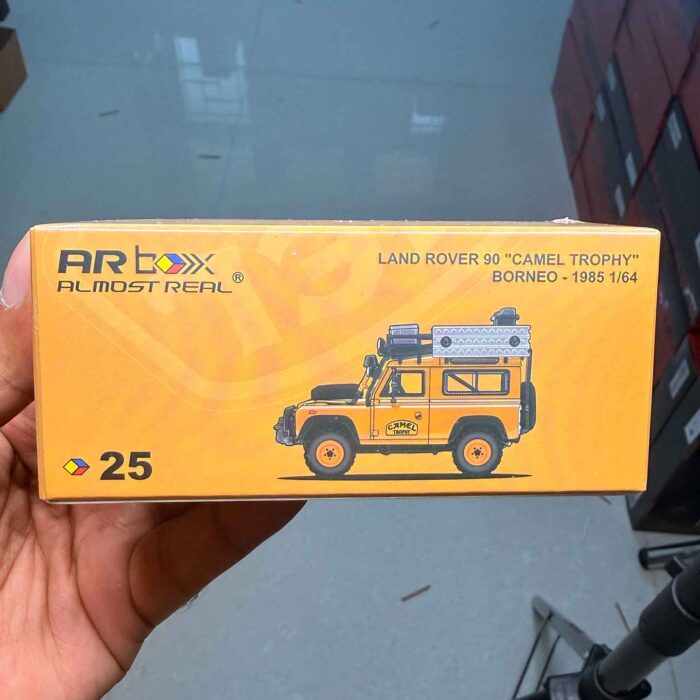 AR Box 1:64 Land Rover Defender 90 Camel Borneo 1985