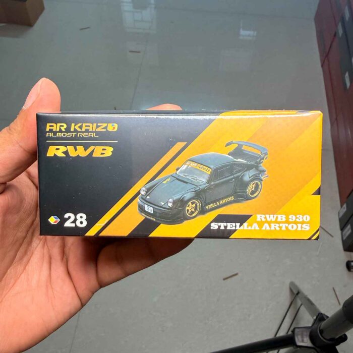 AR Box RWB 930 Stella Artois Black 1:64